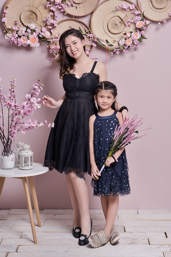 Ngọc Hiền bên con gái Tuệ Lâm.