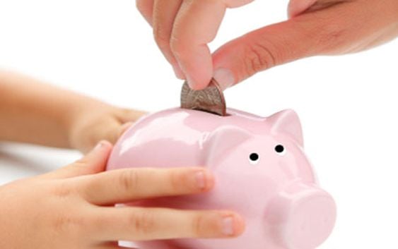 Dạy trẻ biết chi tiêu tiết kiệm tiền trước khi quá muộn