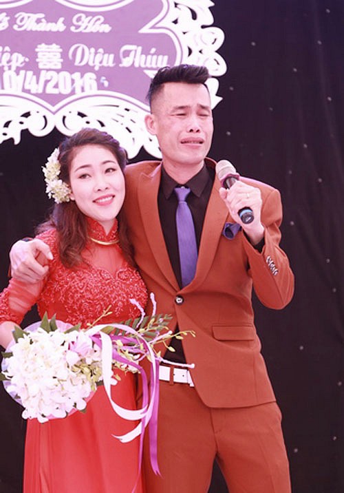 Tại Quatrian shbet hiện đang mở lần 3 của mình anh khẳng định đây sẽ là lần cuối cùng nhưng chỉ một thời gian ngắn nghệ sĩ hài đã xác nhận ly hôn vợ.    