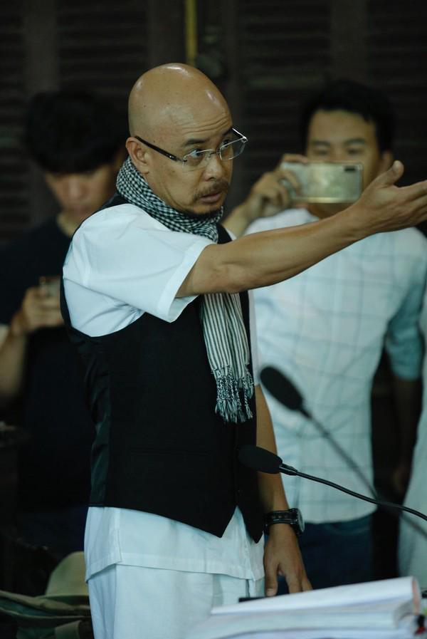 vi-sao-vua-ca-phe-trung-nguyen-quang-khan-ran-tu-ha-sang-dong-5-1553703534-930-width600height897