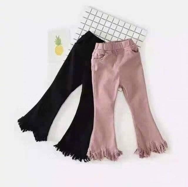 Chiếc quần cô gái đặt trên mạng.