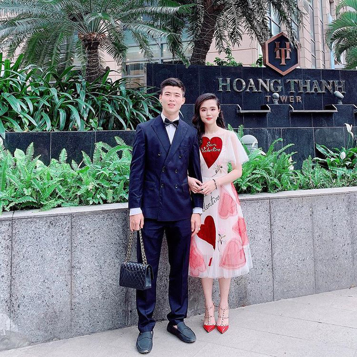 Hình ảnh của cặp đôi đang gây được sự chú ý trên mạng xã hội.