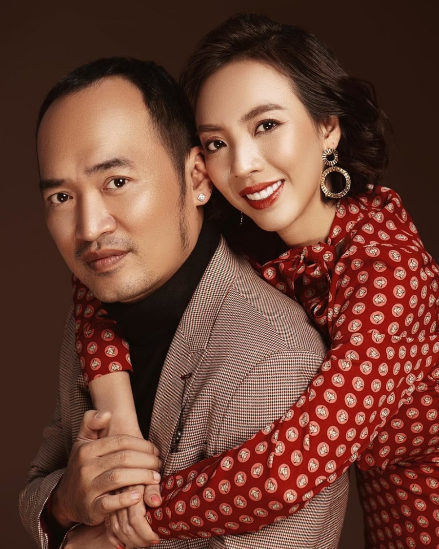 Thu Trang - Tiến Luật đã có hơn 10 năm hẹn hò và kết hôn nhưng cặp đôi này vẫn ngọt ngào như những cặp đang yêu nhau mặn nồng.