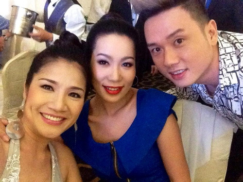 Hàn Thái Tú gặp lại Cát Tường vào dịp giỗ Tổ năm 2013.   