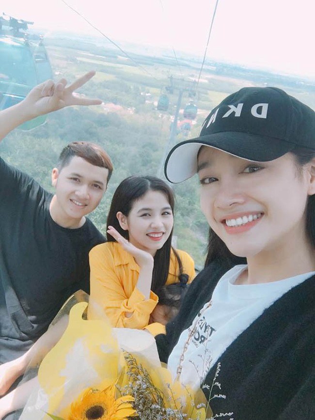 Cùng đi du lịch với Nhã Phương    