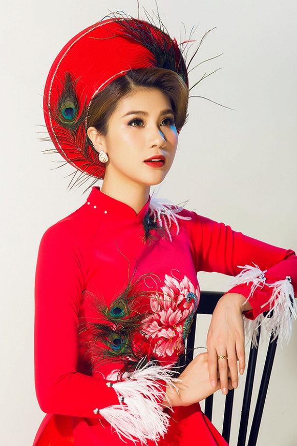 Kim Dung thuộc thế hệ vàng của làng mẫu Việt Nam. Cô nổi tiếng cùng thời với Ngọc Quyên, Trang Trần... 