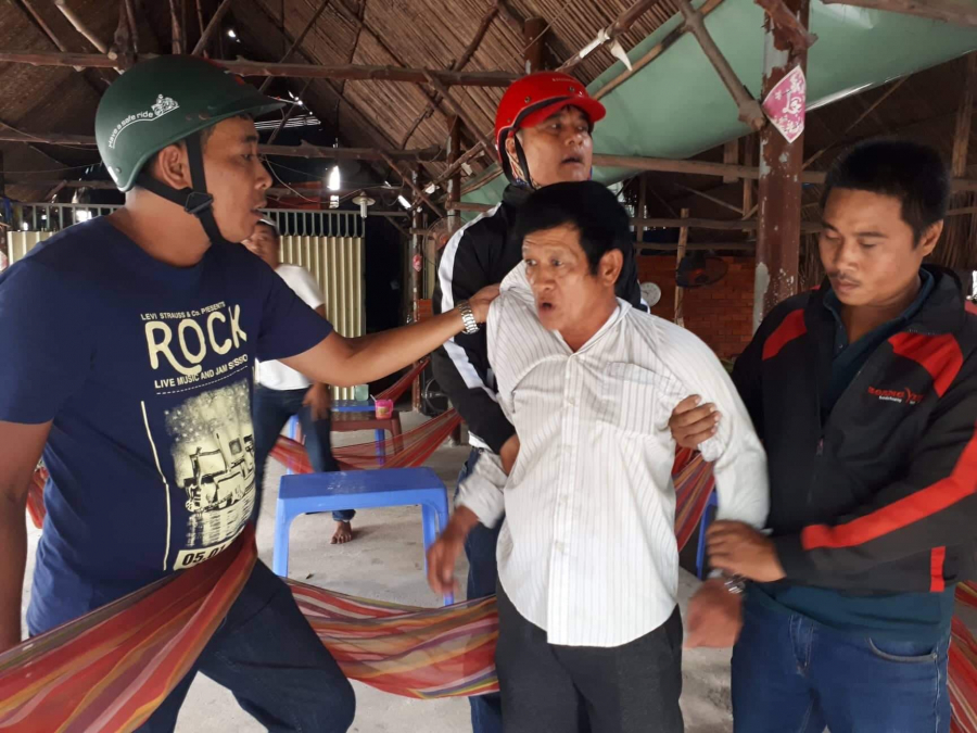 chan-dung-cu-ong-hon-60-tuoi-dung-clip-nong-tong-tien-2019-04-02-11-28 (1)