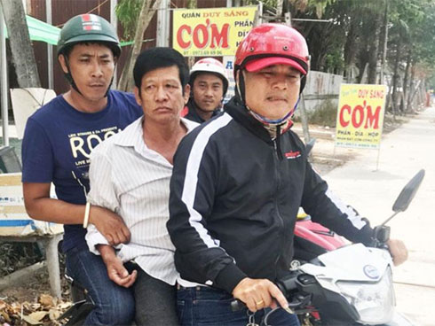 chan-dung-cu-ong-hon-60-tuoi-dung-clip-nong-tong-tien1-2019-04-02-11-29