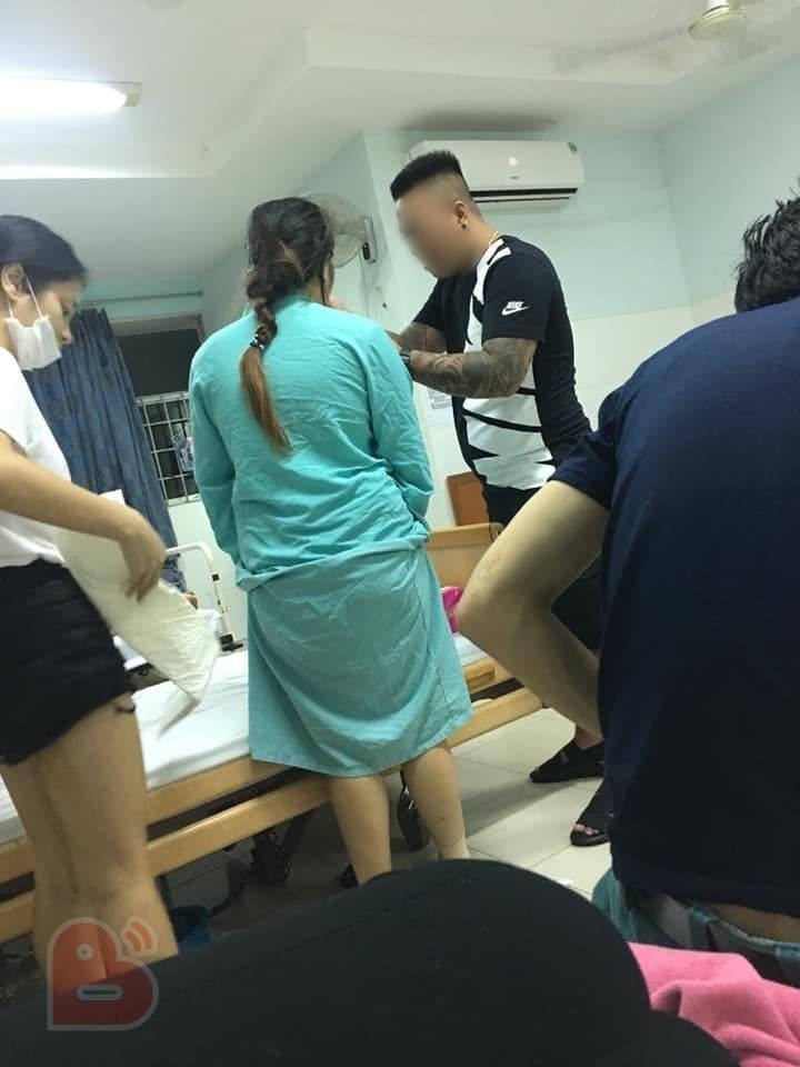 Anh chồng chăm sóc vợ tận tình. Ảnh Beat.