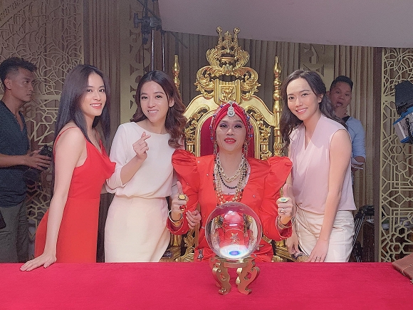 Ngoài Hoàng Thuỳ Linh còn có cả Diệu Nhi và Puka.
