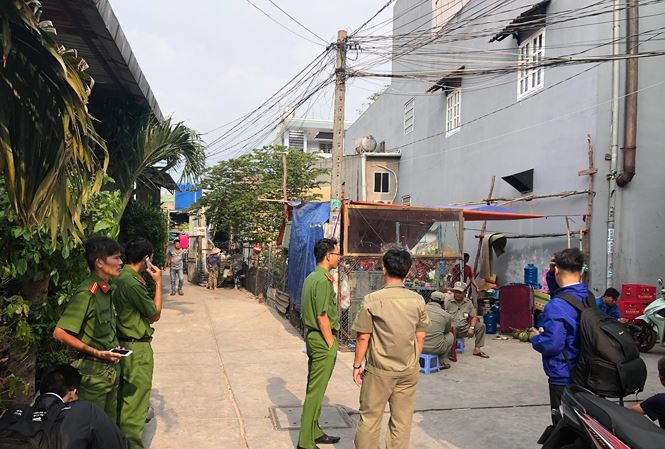 Công an phong toả hiện trường, điều tra vụ việc.
