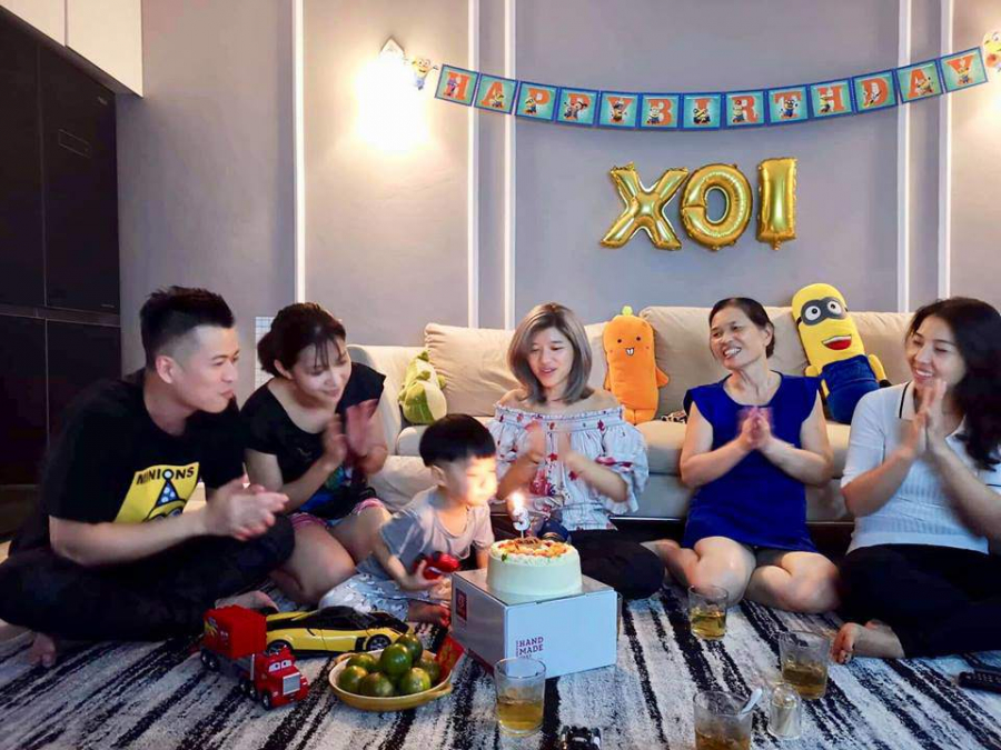 Sinh nhật con trai Lưu Đê Ly