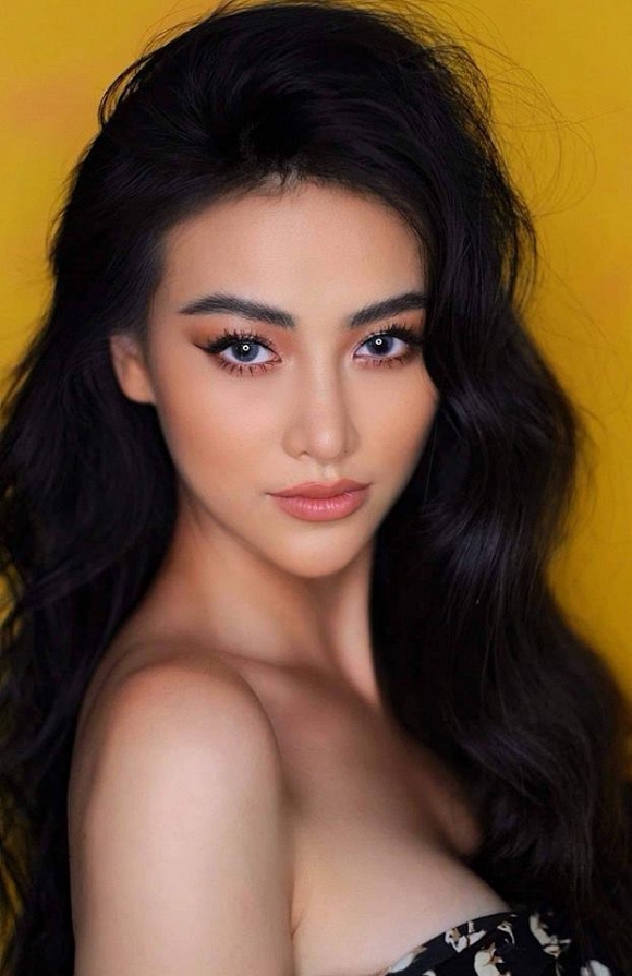Hoa hậu Trái đất Phương Khánh ngày càng gợi cảm, bốc lửa.