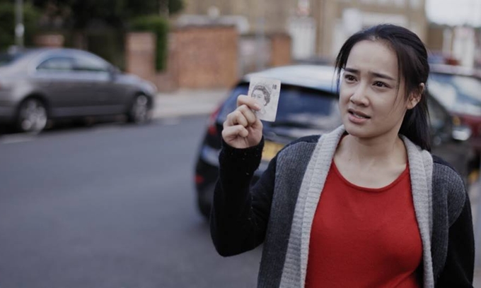 Nhã Phương trong vai bà bầu lao động bất hợp pháp ở Anh.    