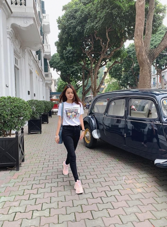 Hình ảnh mới của Phạm Quỳnh Anh được khen xinh đẹp trẻ trung