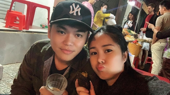 Nữ diễn viên Lê Phương hạnh phúc chia sẻ việc được chồng trẻ chiều hết nấc.  