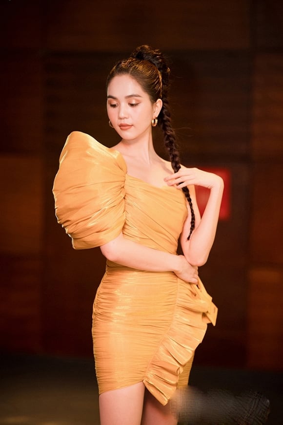 Nhan sắc tuổi 30 của Ngọc Trinh càng thêm phần ngọt ngào và đạt độ chín nhất    