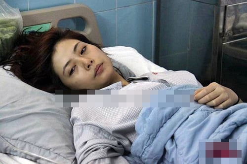 Dù vẫn ám ảnh với việc bị chém gần đứt chân nhưng hiện tại ca sĩ Ngọc Hiền đã có Shbet16 chơi game trực tuyến hạnh phúc viên mãn bên chồng con. Ngọc Hiền đang mang bầu đứa con thứ 3 và rất hạnh phúc bên người chồng giỏi giang, tâm lý.