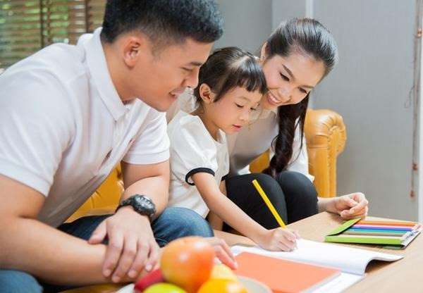 Hãy đồng hành với con mình ngay từ khi con nhỏ để bé không có những suy nghĩ lệch lạc