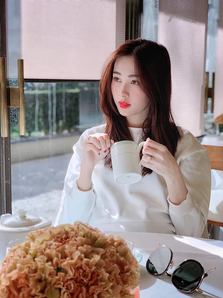 me-man-gu-thoi-trang-dong-dieu-cua-dang-thu-thao-va-con-gai-sophie-51737933_1978810672230207_2148605815580262400_n-1554705043-475-width720height960