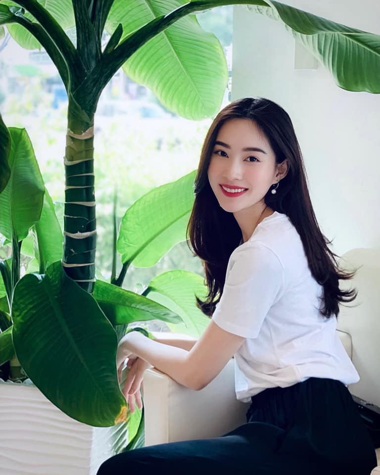 Gái một con trông mòn con mắt