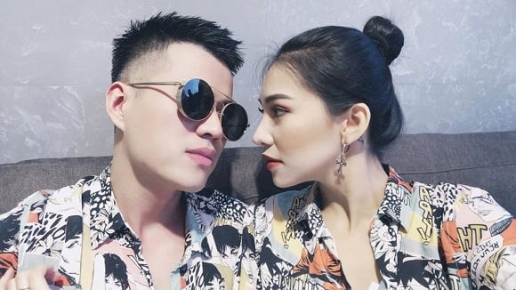 Lưu Đê Ly bị chỉ trích vì có quan hệ tình cảm với DJ Huy DX khi người này đã có vợ.  