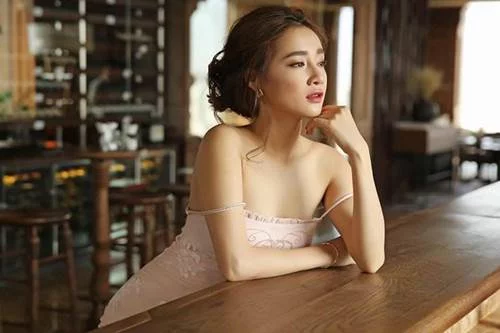 Hình ảnh trước đây của Nhã Phương với vòng 1 quyến rũ nhưng chưa 