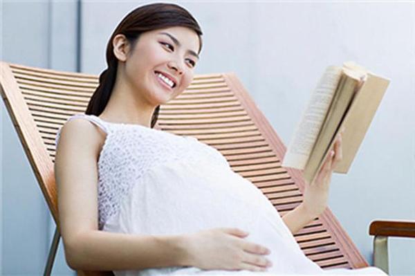 Mẹ bầu thường xuyên ăn táo không lo cao huyết áp thai kỳ