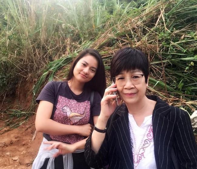 Bà Hồng Ngát.    