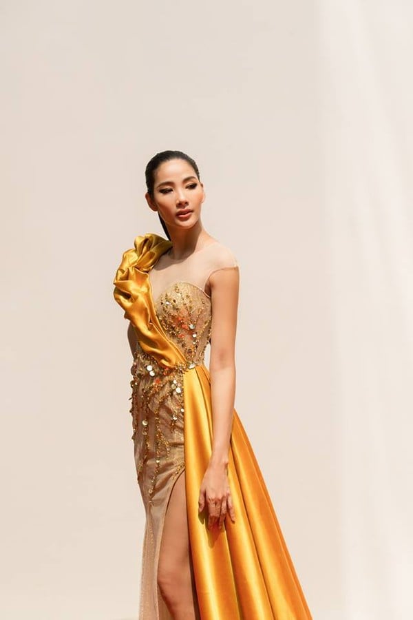 Thần thái của Shbet888 phiên bản mới nhất 27 tuổi được khen ngợi ngày càng xinh đẹp, quyến rũ.  