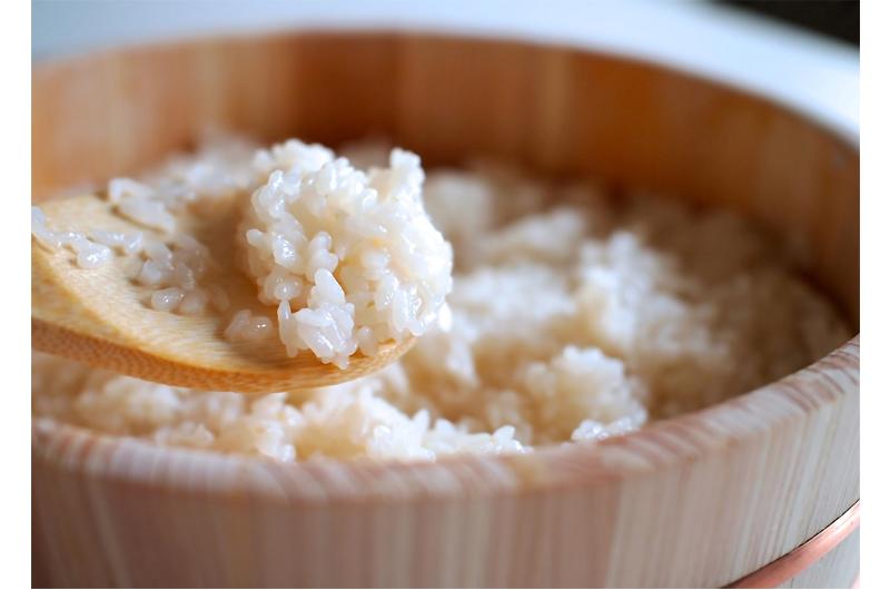 Cơm nhão dùng ruột bánh mỳ để thấm