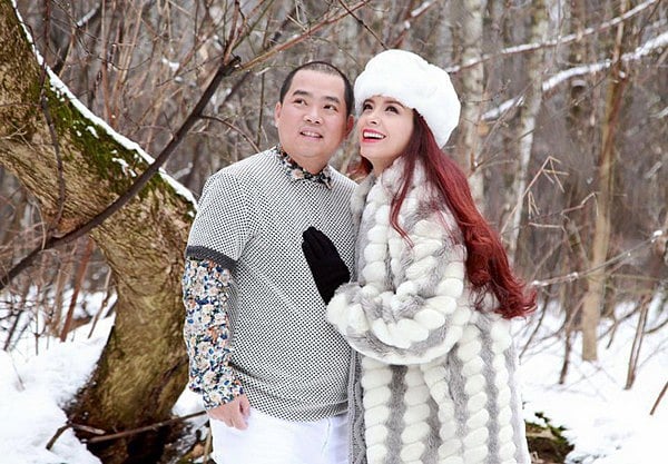 Thúy Hạnh và chồng.    