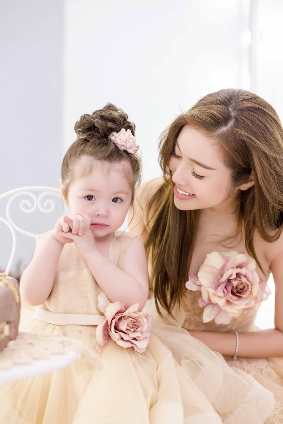 Elly Trần được báo Nhật Bản đánh giá là 