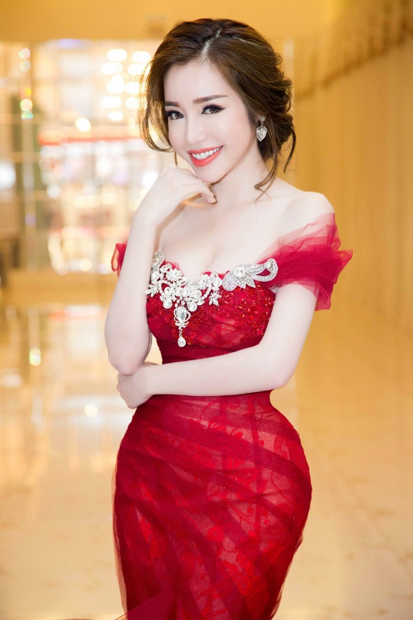 Thân hình bốc lửa của bà mẹ hai con