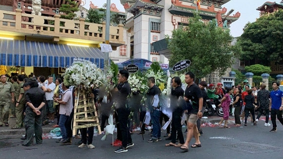 Đoàn đưa tang cố nghệ sĩ Anh Vũ.