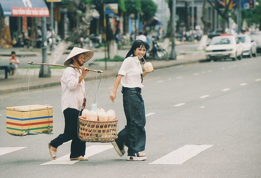 Chia sẻ trong trailer chương trình “60 phút rực rỡ”, Phương Thanh cho biết đây cũng chính là khoảng thời gian chị rất dữ dội, nóng tính, không ít lần đánh nhau với người khác tới mức bị nghi ngờ về giới tính bởi “quá đàn ông”.