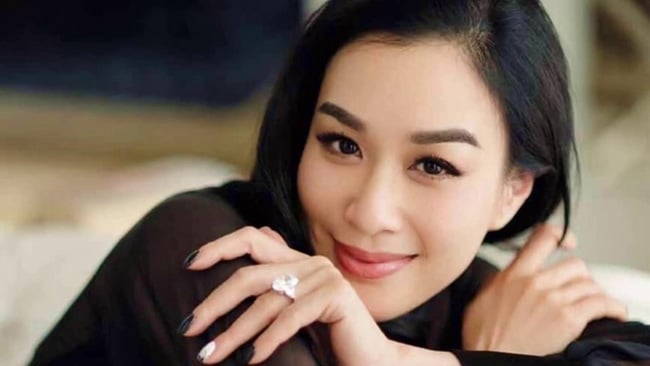 Vẻ đẹp mặn mà của cô ở độ tuổi trung niên