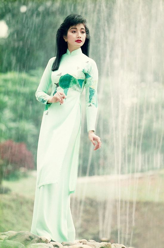 Thời kì đỉnh cao, Lý Thu Thảo kết hợp với một số tên tuổi khác như Lý Hùng, Diễm Hương, Việt Trinh,… tạo nên một dàn sao trẻ nổi tiếng những năm 1990.   