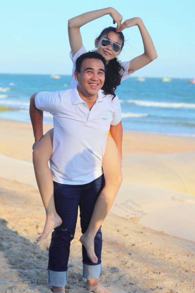 con gai quyen linh 2