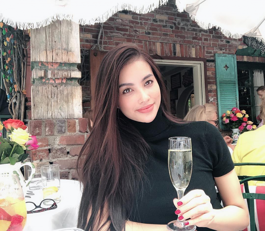  Tất cả đã hoàn thiện style thời thượng, sang trọng cho nàng hậu và rất đáng để người ta học hỏi, lấy cảm hứng.  