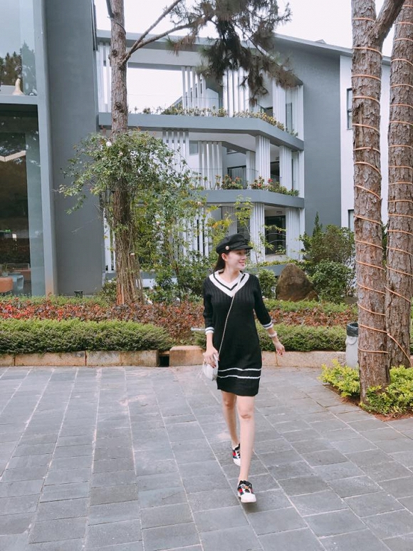 Lê Hà vẫn thon gọn dù lộ bụng bầu