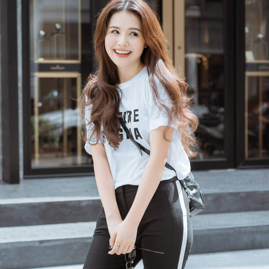 Có vẻ như tuổi tác không phải là nỗi lo của Phanh Lee. Nàng hotgirl đời đầu xem chừng còn đang 