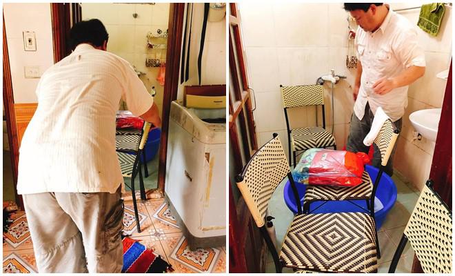 Ông bố cẩn thận xếp ghế để gội đầu cho con.