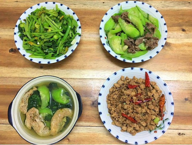 Mâm cơm của bà mẹ trẻ đã nhận nhiều chỉ trích của cộng đồng mạng