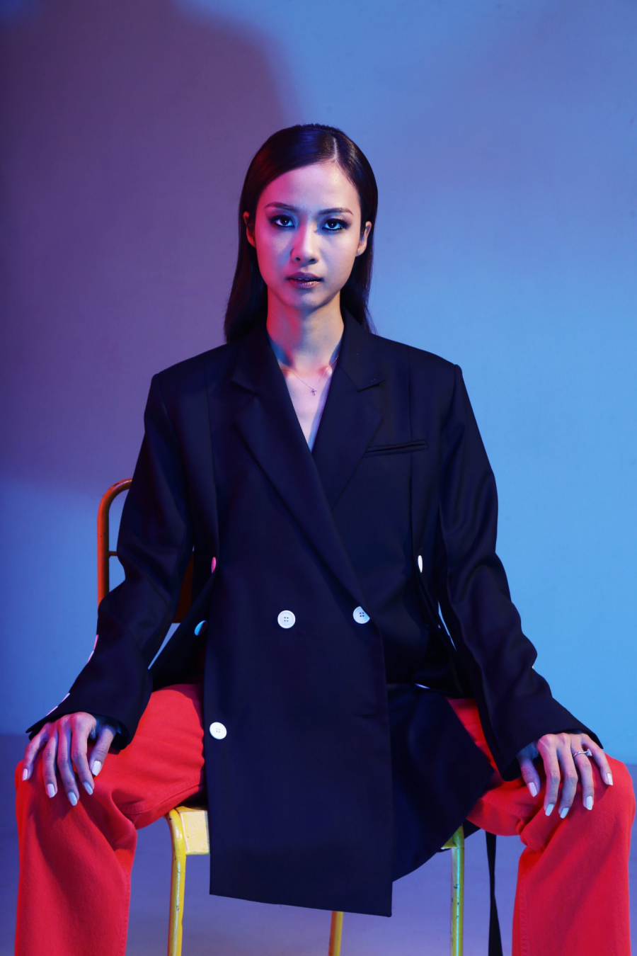 Trong khi trước đó, nữ rapper rất chăm chỉ đeo nhẫn đính hôn.    