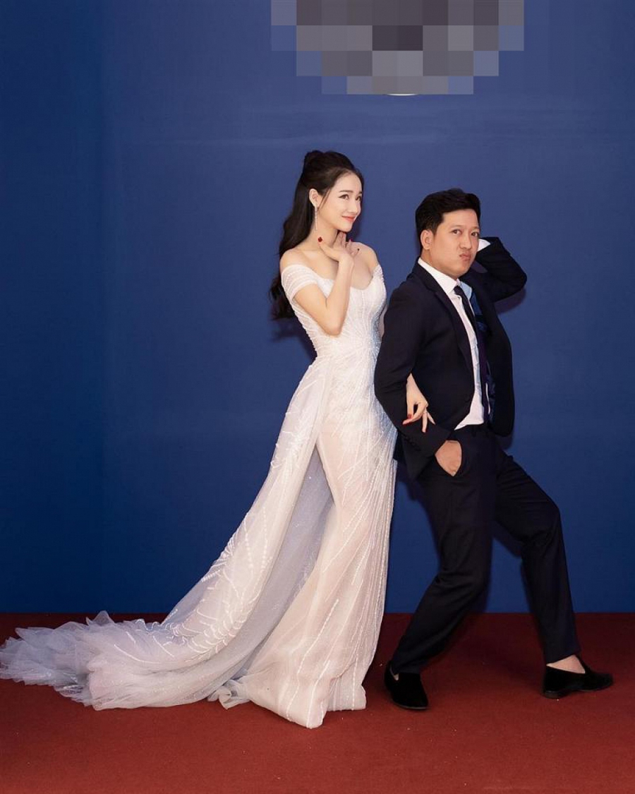 Lời thủ thỉ tâm tình dành cho bạn đời từ Mười Khó gây xúc động. Fans hết lời khen ngợi hành động “soái ca” của Trường Giang.    