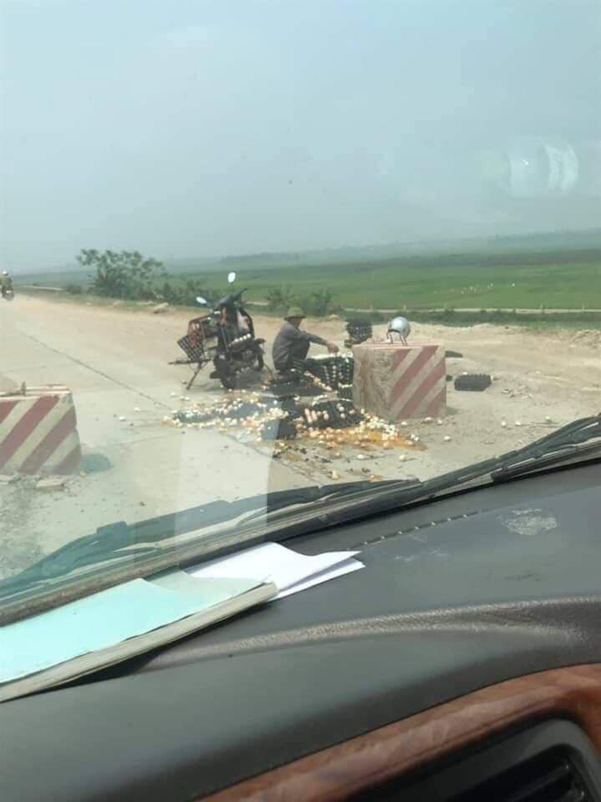 Hình ảnh khiến bao người xót xa.