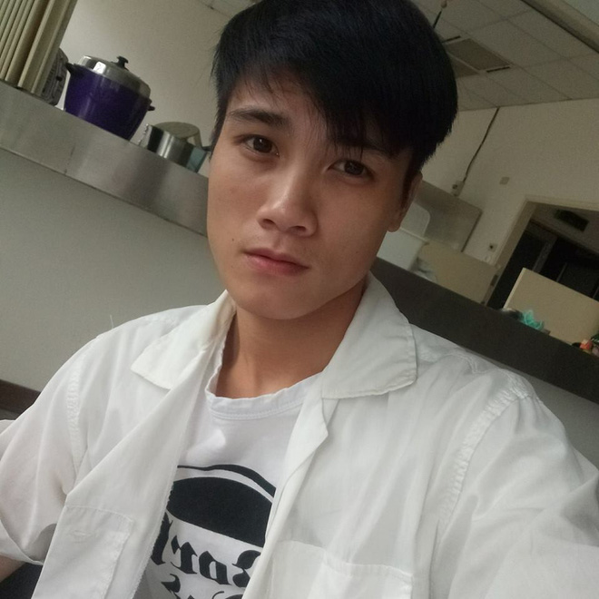 Trước khi cắt tóc, Sỹ An sở hữu ngoại hình khá ưa nhìn và dễ mến.