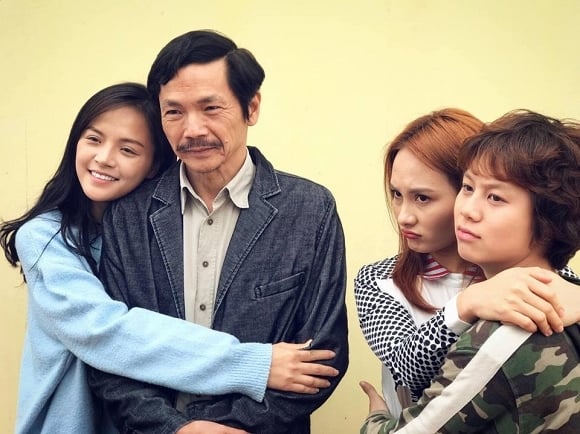 Bộ phim Về nhà đi con gây xúc động với khán giả.