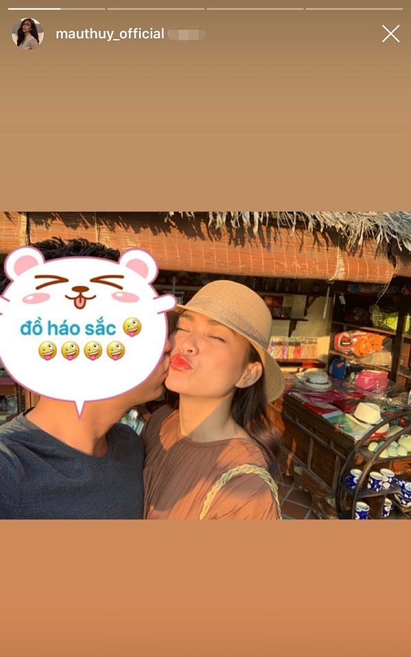 Mới đây, Á hậu Mâu Thủy đã khiến dân tình phát sốt khi công khai bức hình tỉnh cảm với bạn trai dấu kèm những lời nói cực ngôn tình.